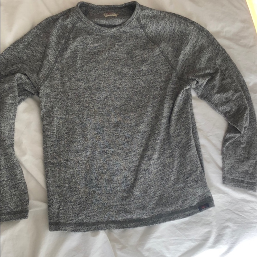 Faherty grey long sleeve knit shirt